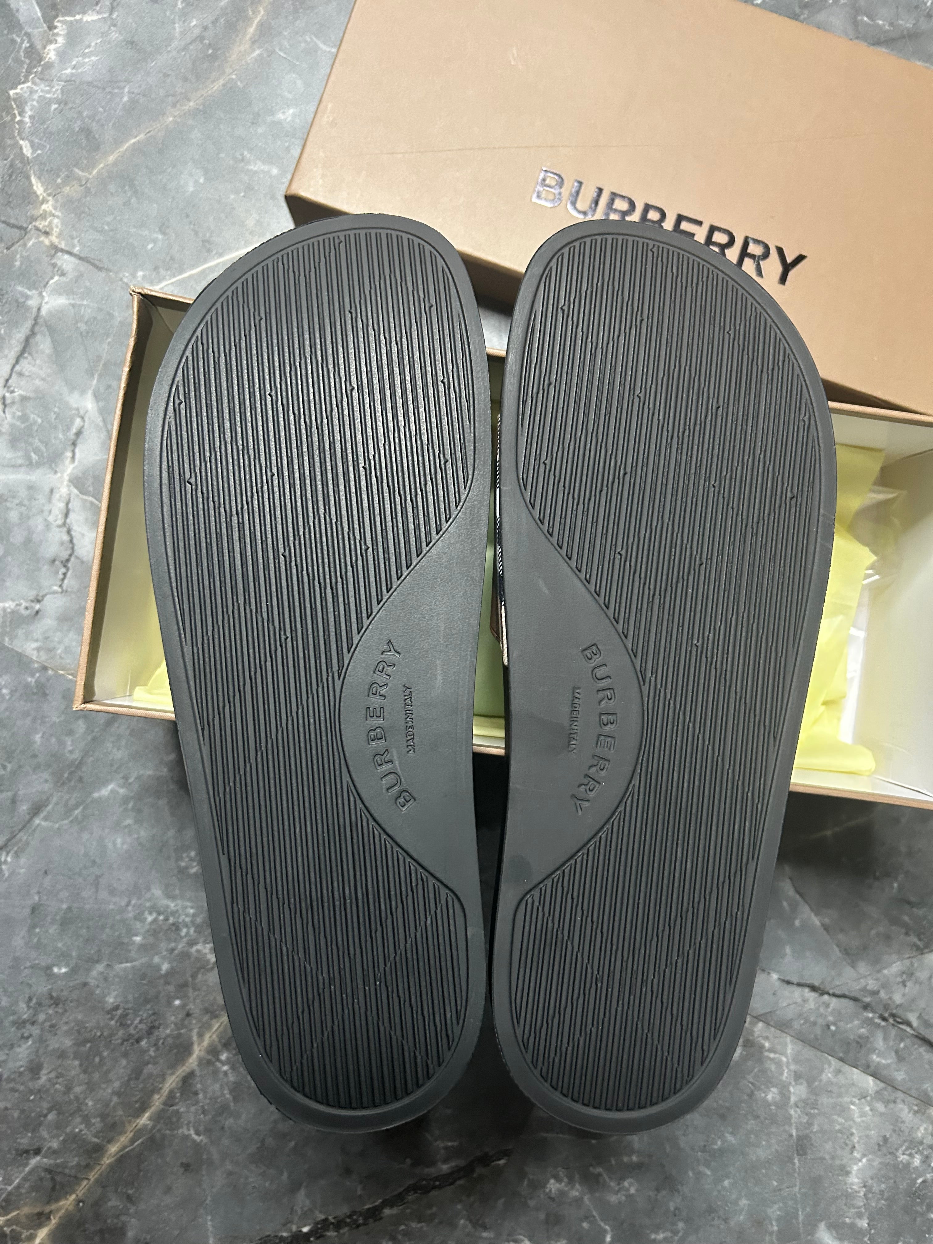 Burberry sliders