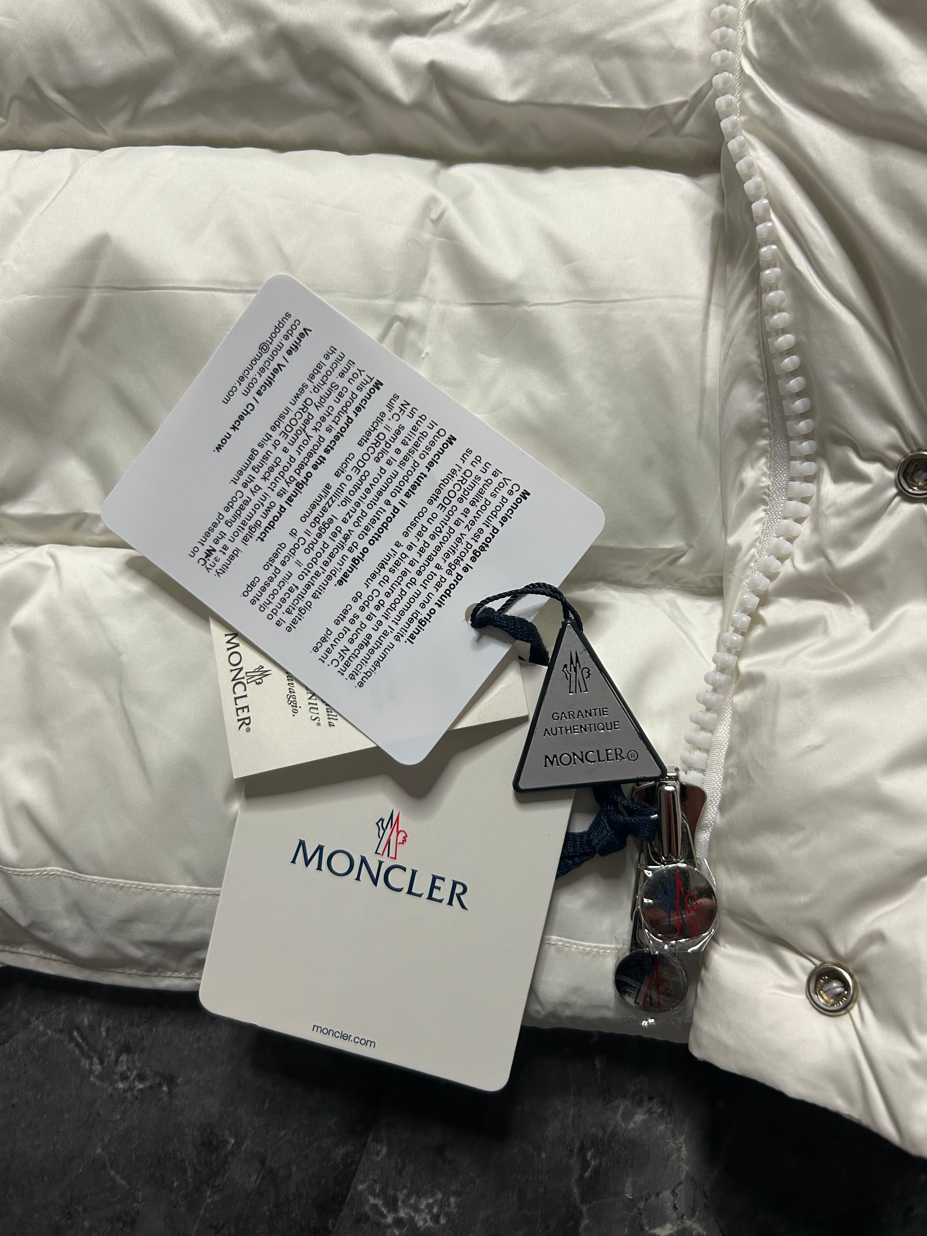Moncler vezere white