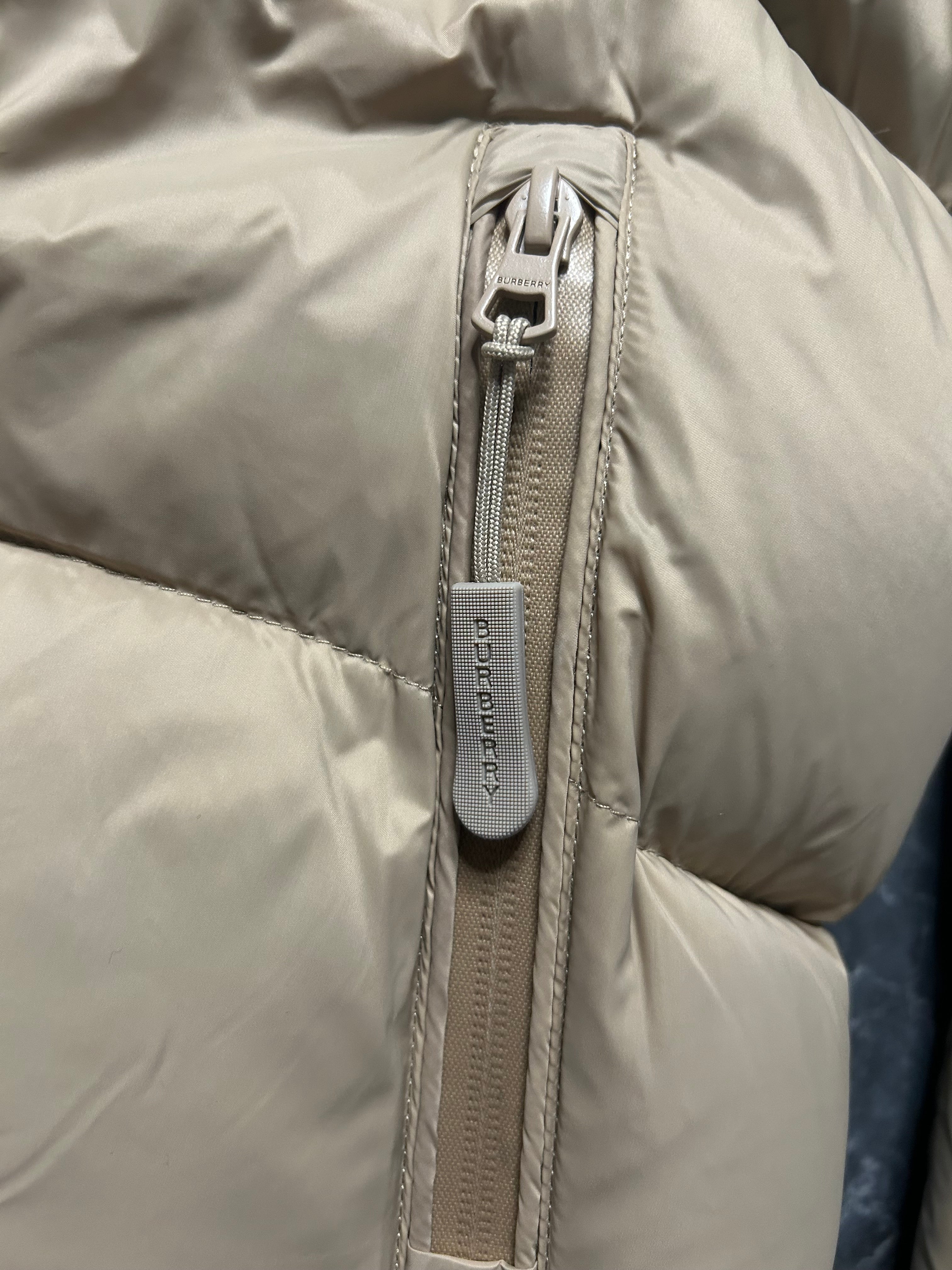 Burberry beige puffer
