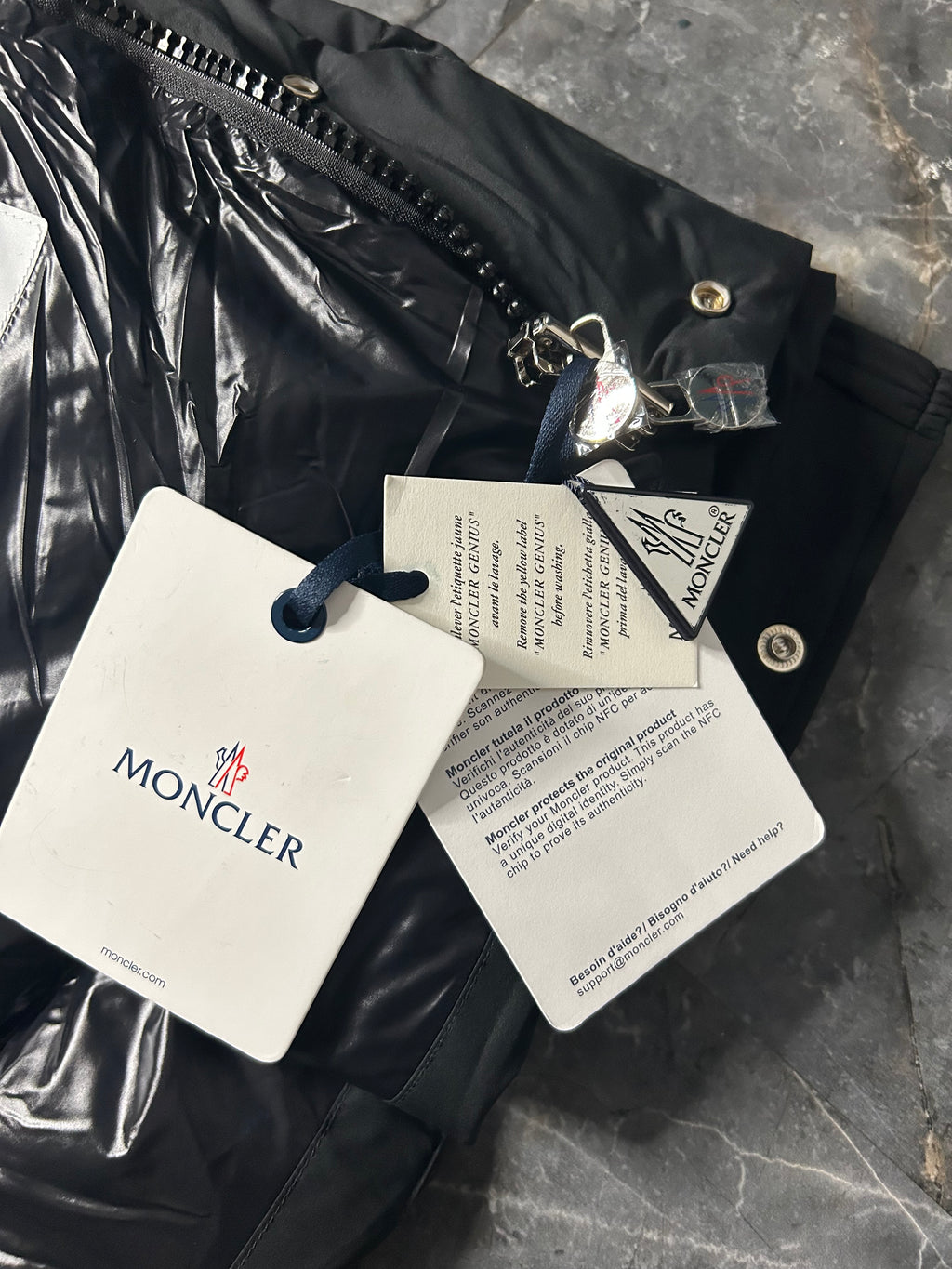 Moncler vezere black