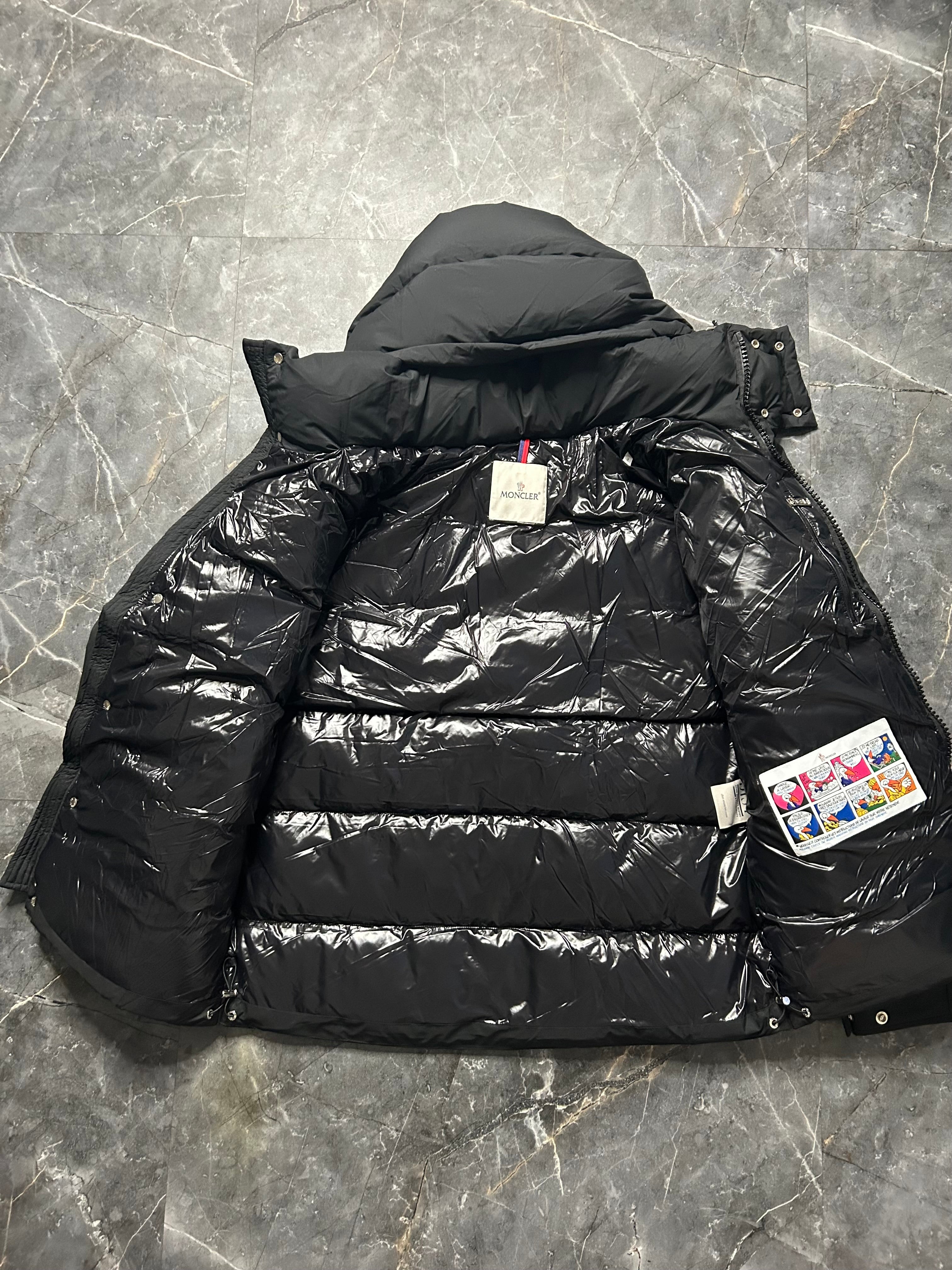 Moncler vezere black