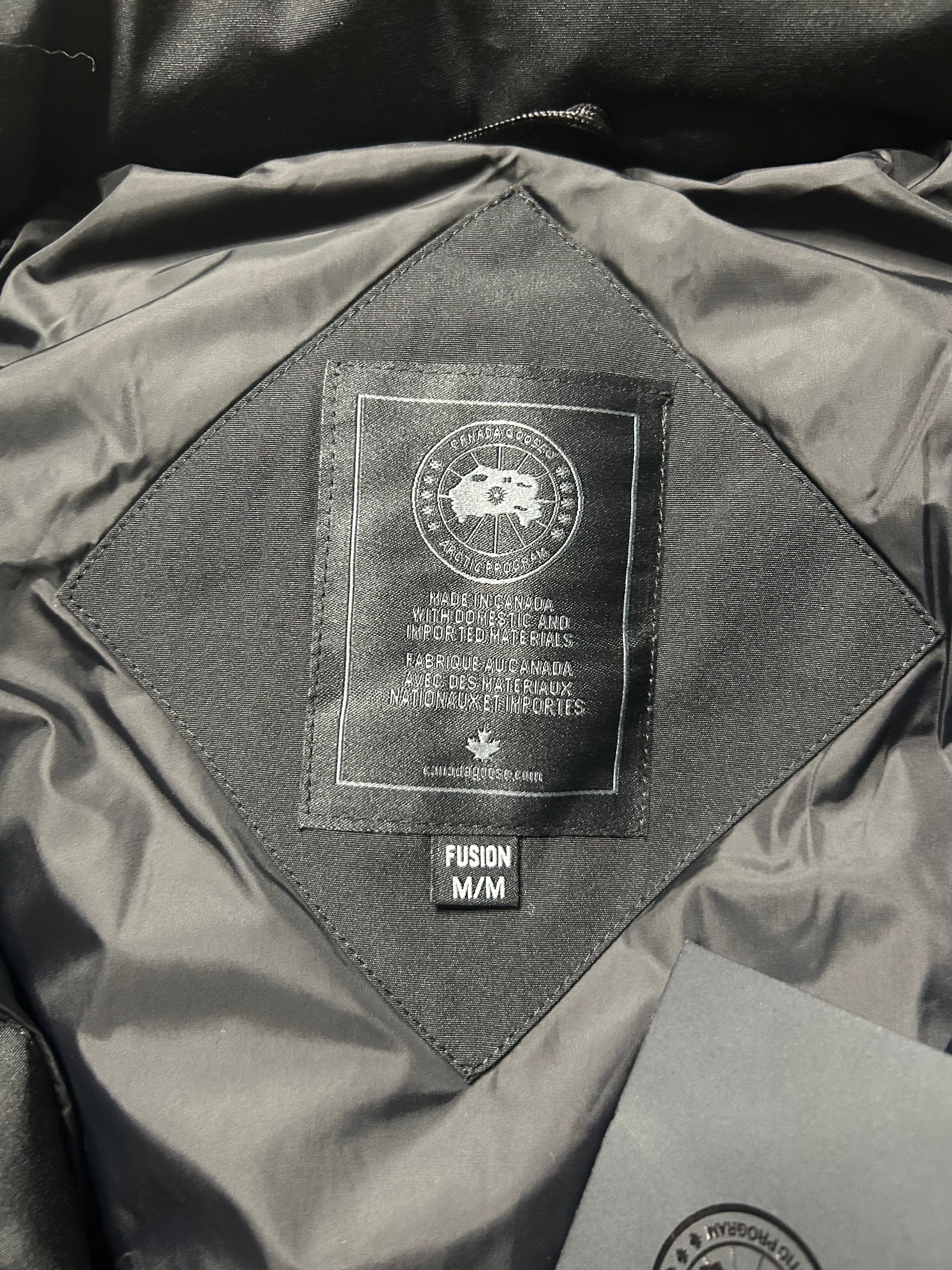 Canada goose Wyndham parka black badge