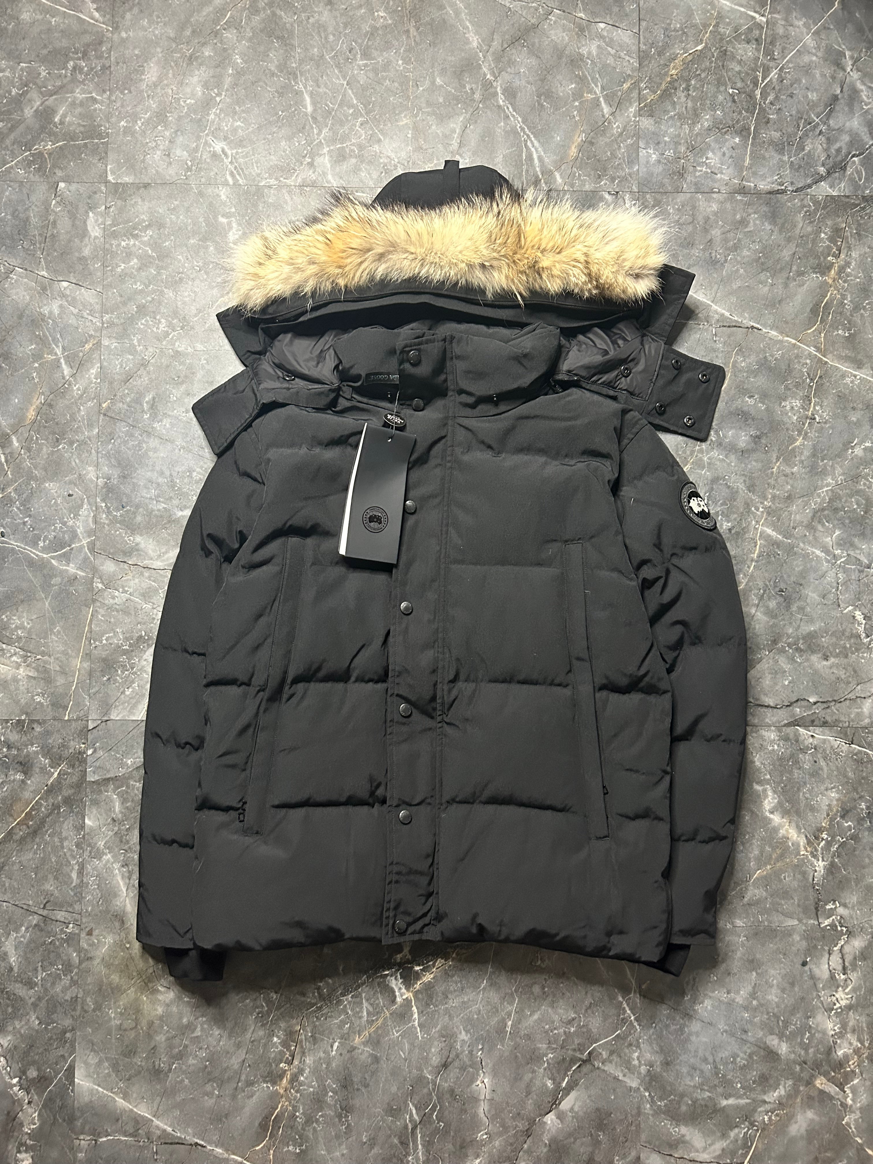 Canada goose Wyndham parka black badge