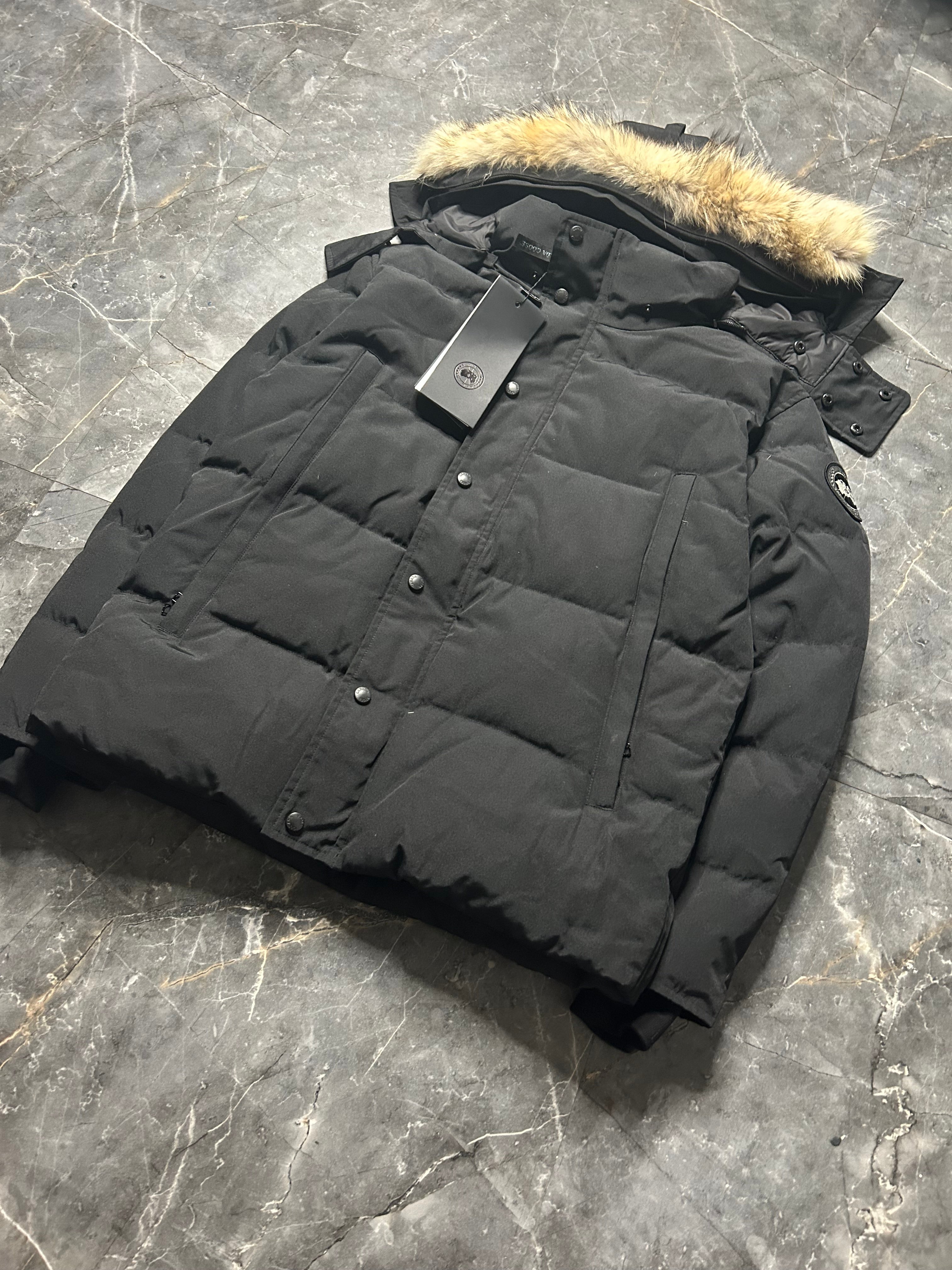 Canada goose Wyndham parka black badge
