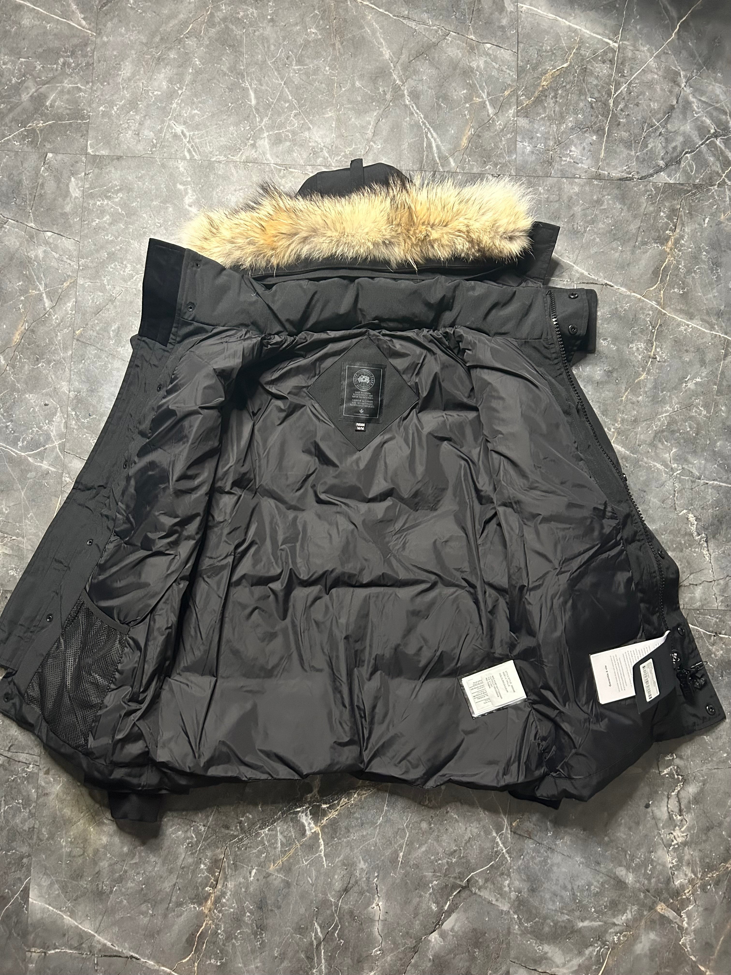 Canada goose Wyndham parka black badge