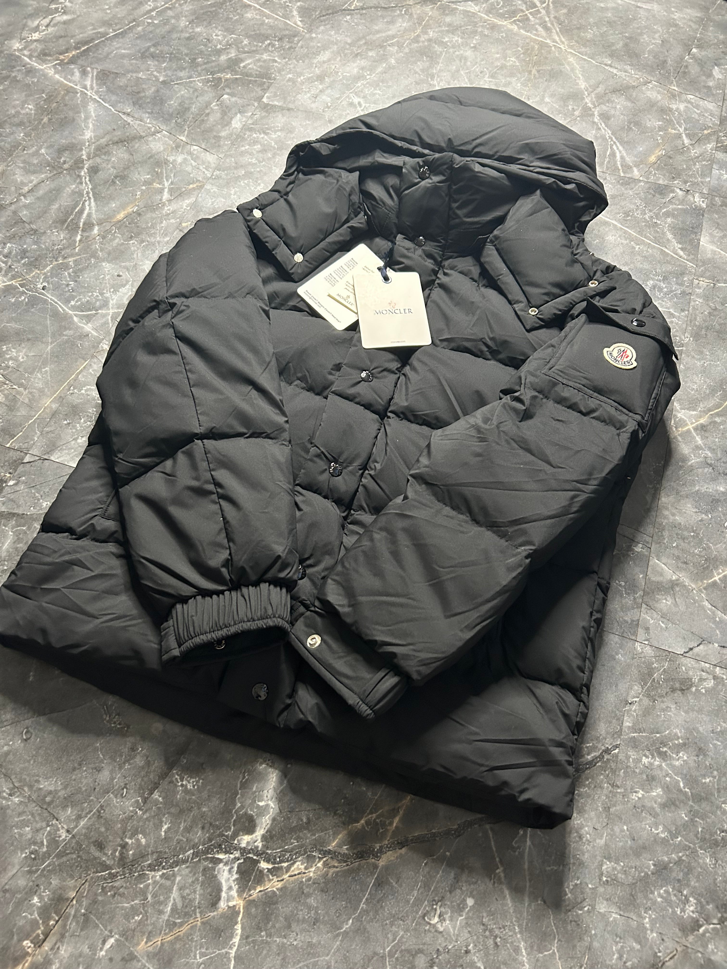 Moncler vezere black